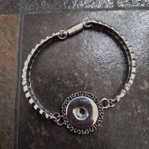 🍍Snap Silver Charm Bracelet